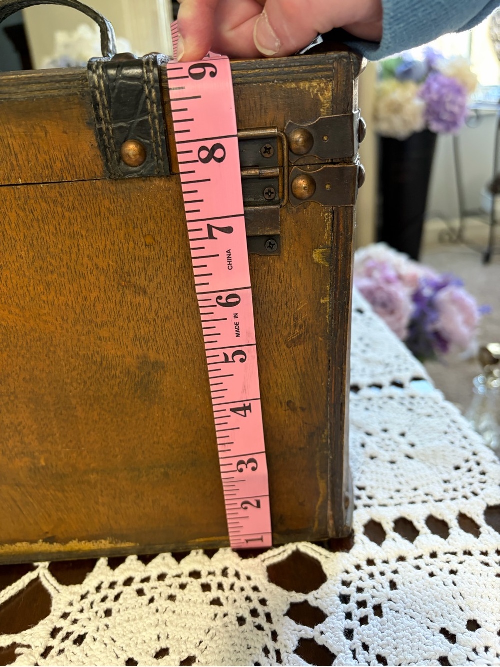 Vintage Wood and Leather 1/2 Circle Carrying Case - Picture 7 of 9